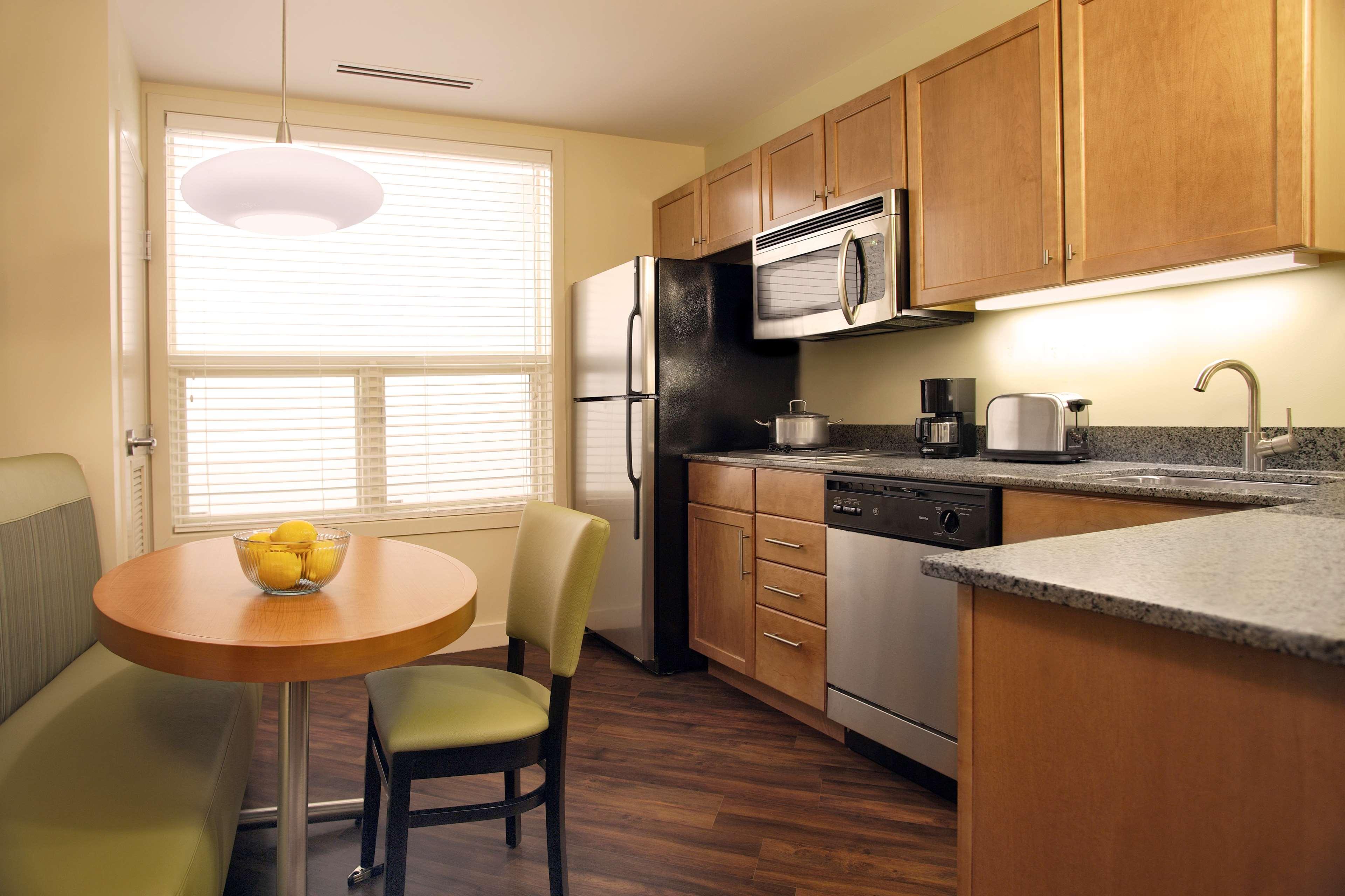 Hyatt House Naperville/Warrenville Стая снимка